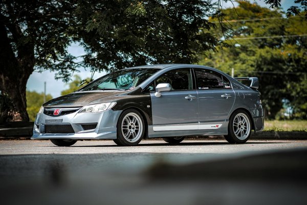 Essential Tips for Safely Strapping a Kayak on Your SUV Roof: Preventing Shifts During Travel